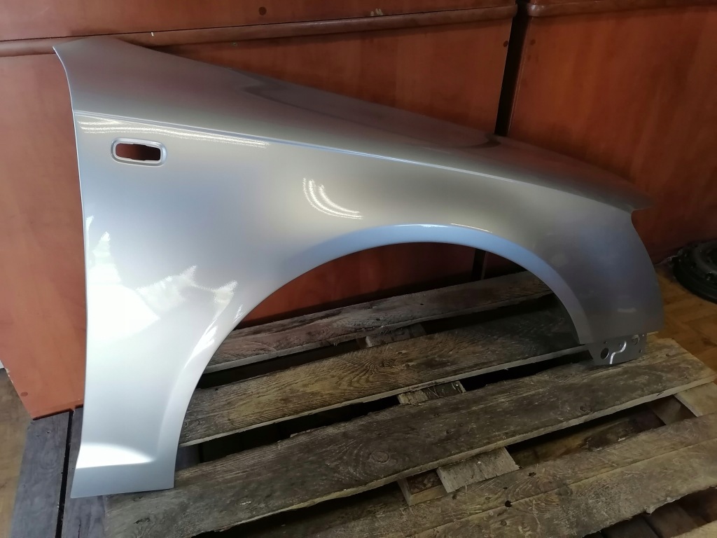 Крыло правая  перед audi a6 c6 przedlift ly7w Недорого