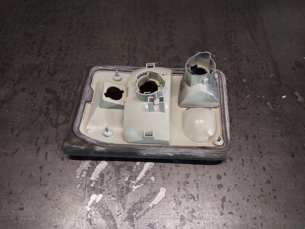 фото №8, Лампа задняя левая крышки багажника audi a8 d2 4d 4d0945093