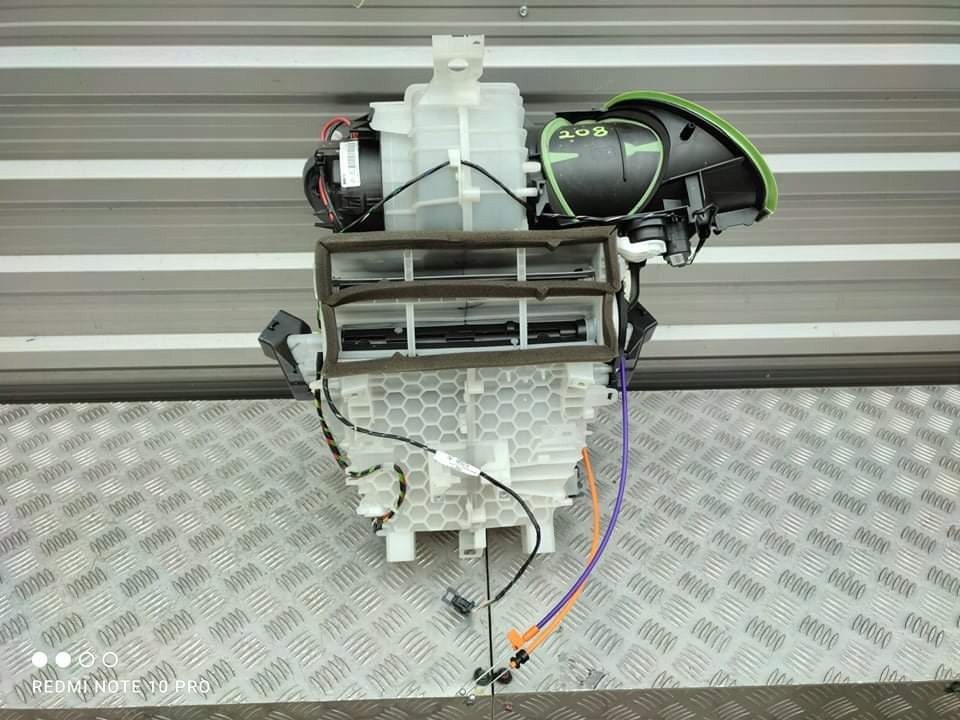 фото №1, Peugeot 208 отопитель eu. 12-