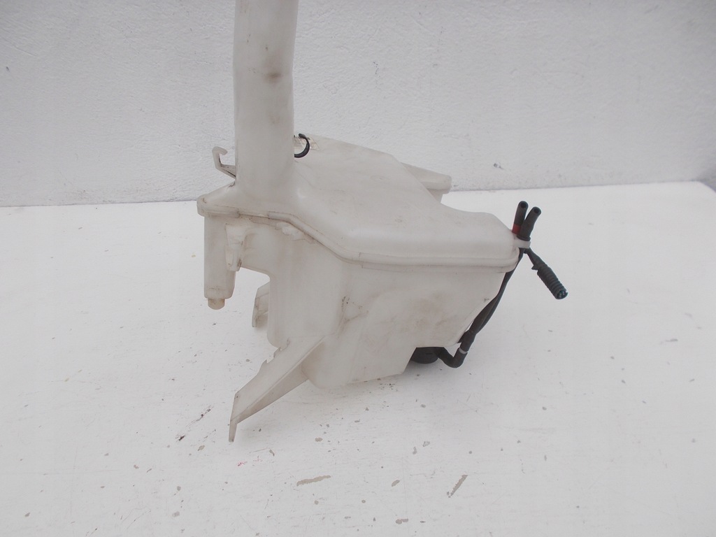 фото №5, Бачок омывателя toyota yaris ii 06-11r