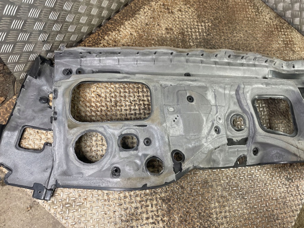 Купити 2022 mercedes-benz gls x167 шумоізоляція стіни перегородки a1676820300