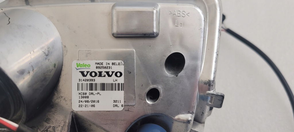 Противотуманная фара левый led фонарь  drl volvo xc60 1 2013- 31420393 Цена