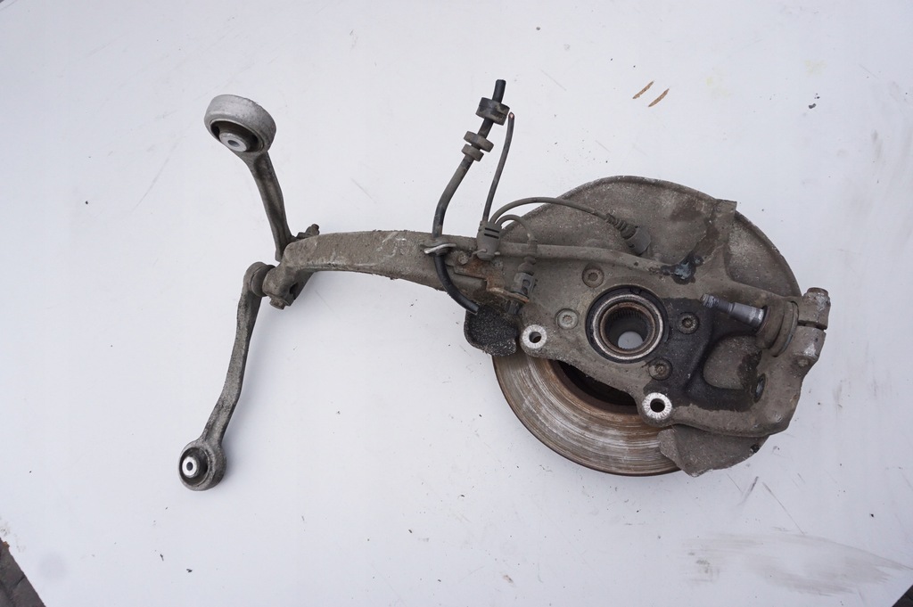 фото №1, Поворотный кулак левый перед audi a4 b8 2.7 tdi