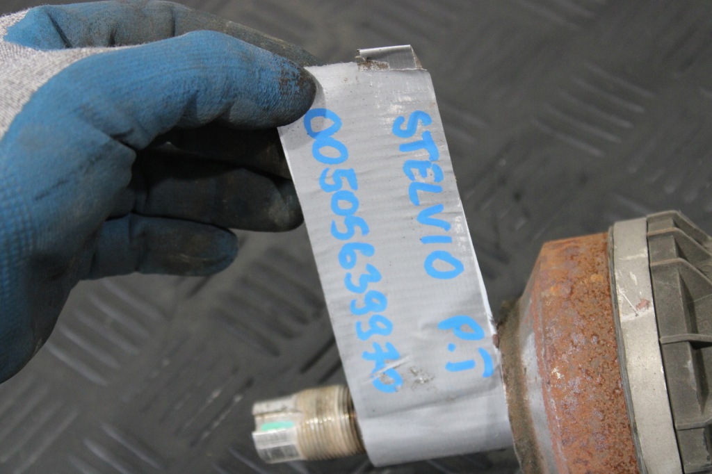 фото №2, Привідний вал półośka правий задня stelvio veloce 0050563970