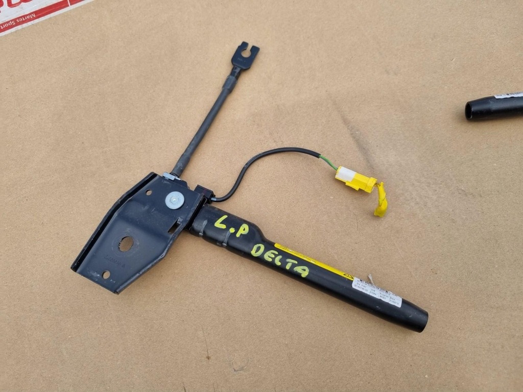 Купити Натягувач поперечина безпеки ліве перед delta 3