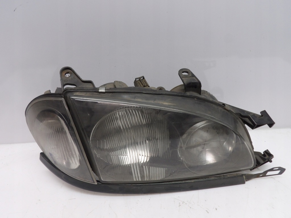 фото №1, Лампа передня права toyota avensis