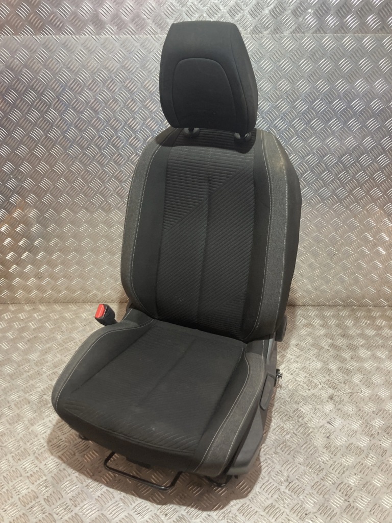 Купить Сиденье левое  перед англичанин  peugeot 308 t10 p5 3 21-