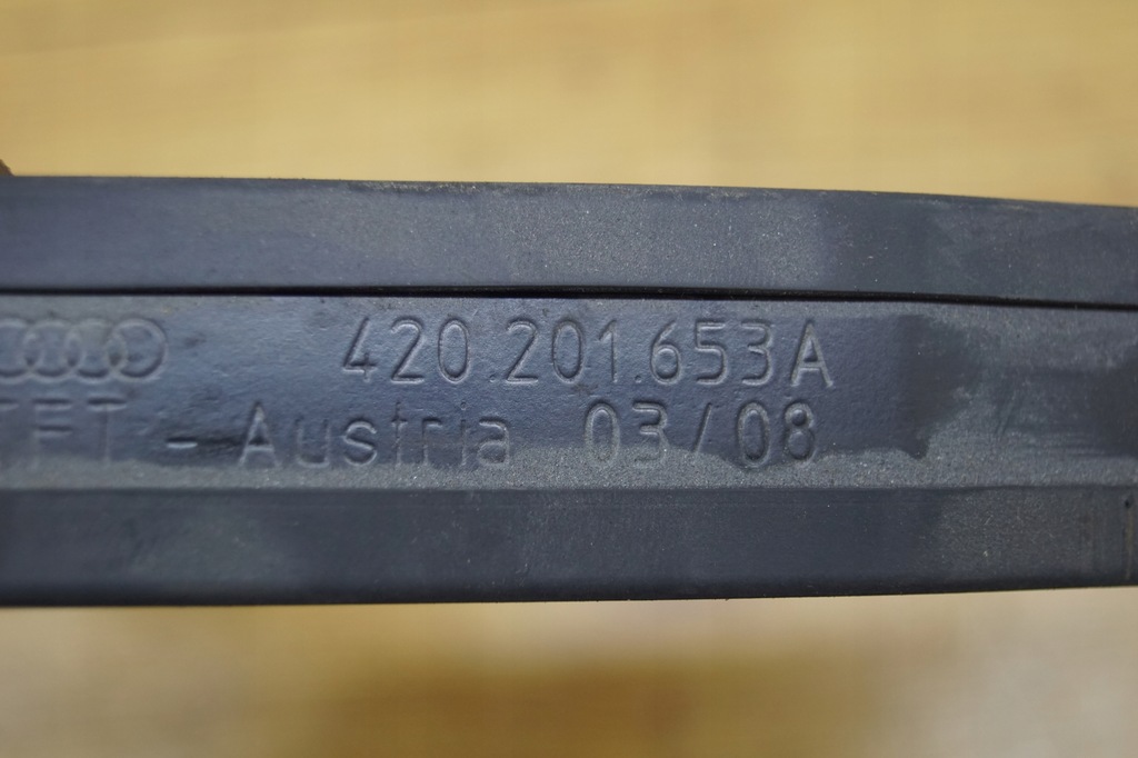 фото №5, Кронштейн хомут бака audi r8 420201653a