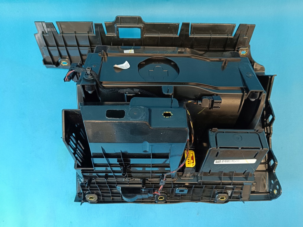 фото №12, Audi q5 fy lift 2.0 tdi 150kw 2022 r бардачок пассажира 80b857035c