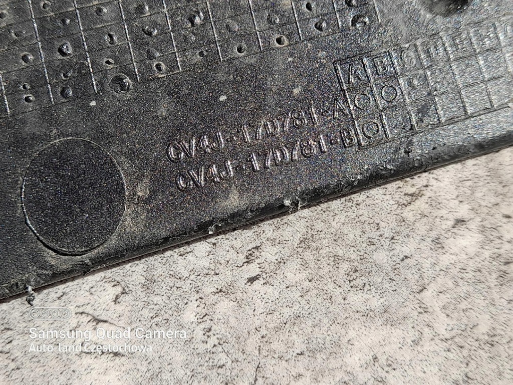 Ford оригінальний номер cv4j-17d781-a бампер titanium Зі Шроту