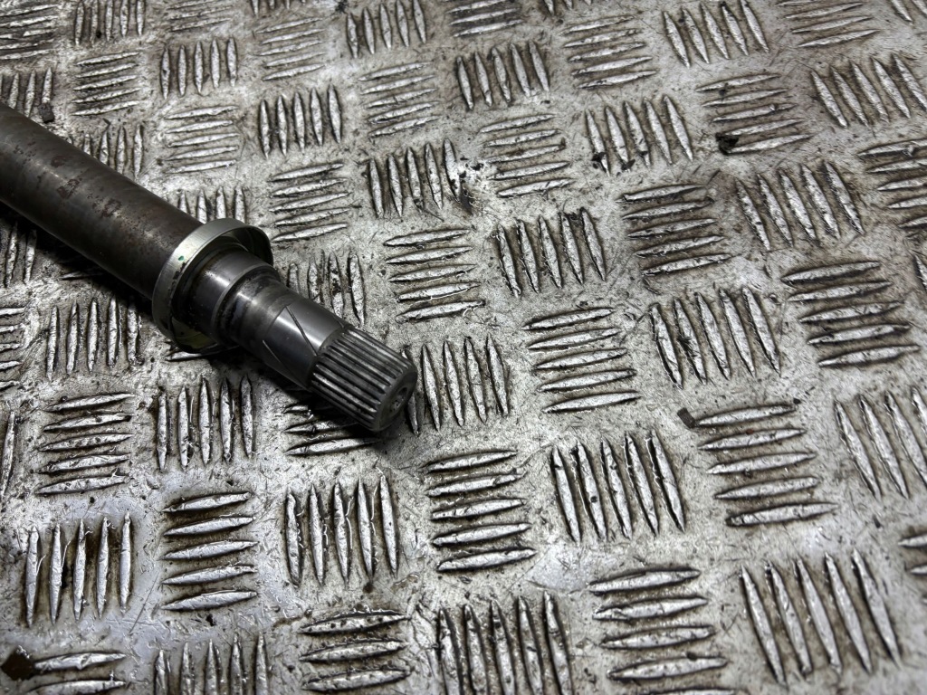 Nissan juke 2 f16 2025 приводной вал передняя 391008444r с Разборки