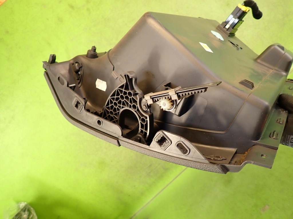 фото №12, Бардачок пассажира vw touran i 04r 1t1857101a 1t1857097b