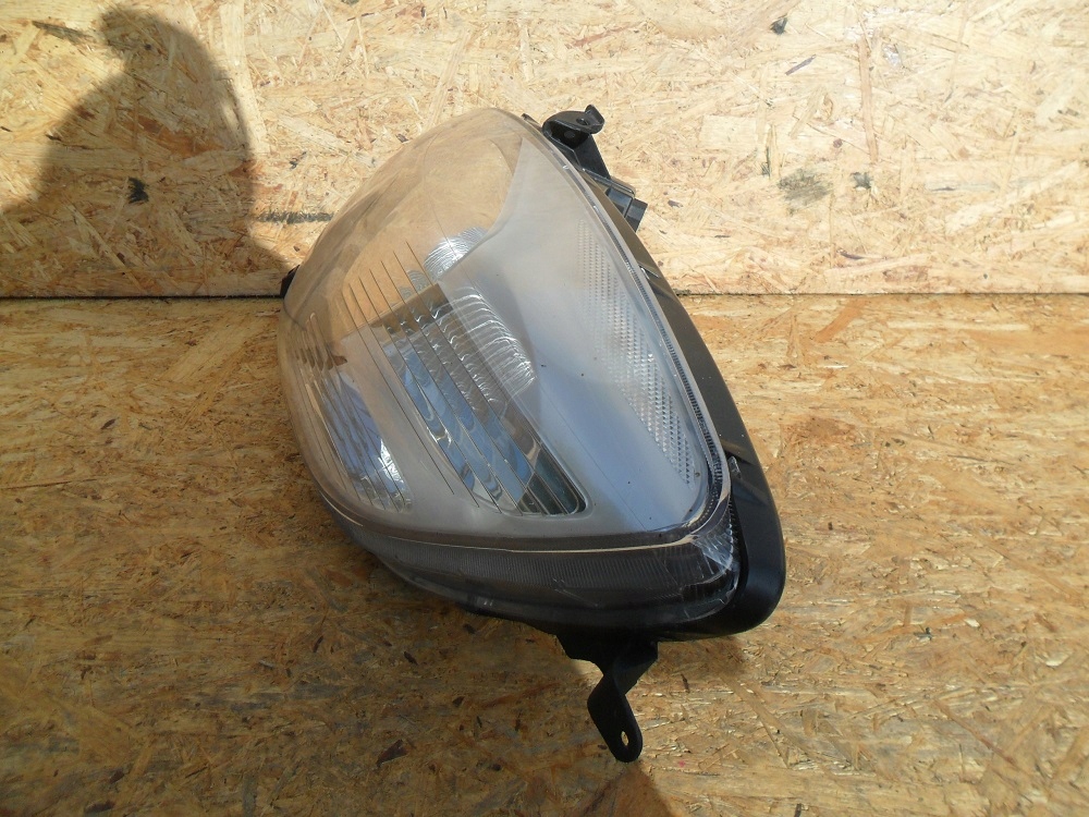 фото №9, Toyota yaris xp90 2006- фара правий