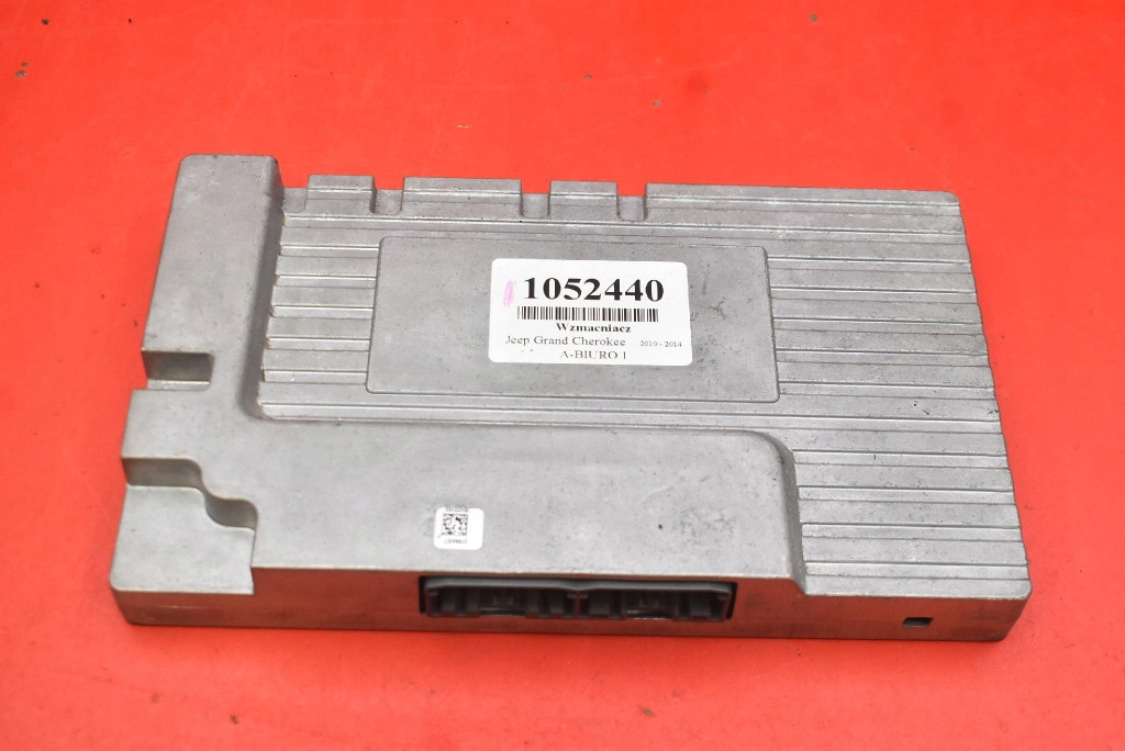 фото №1, Усилитель радио 05035129ad jeep grand cherokee 4 iv wk2 10-14