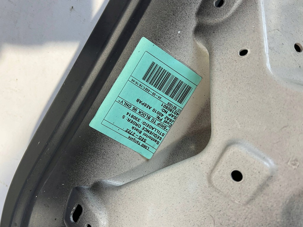 фото №16, Кришка багажника задня задня land rover velar s l560 j8a2-40010