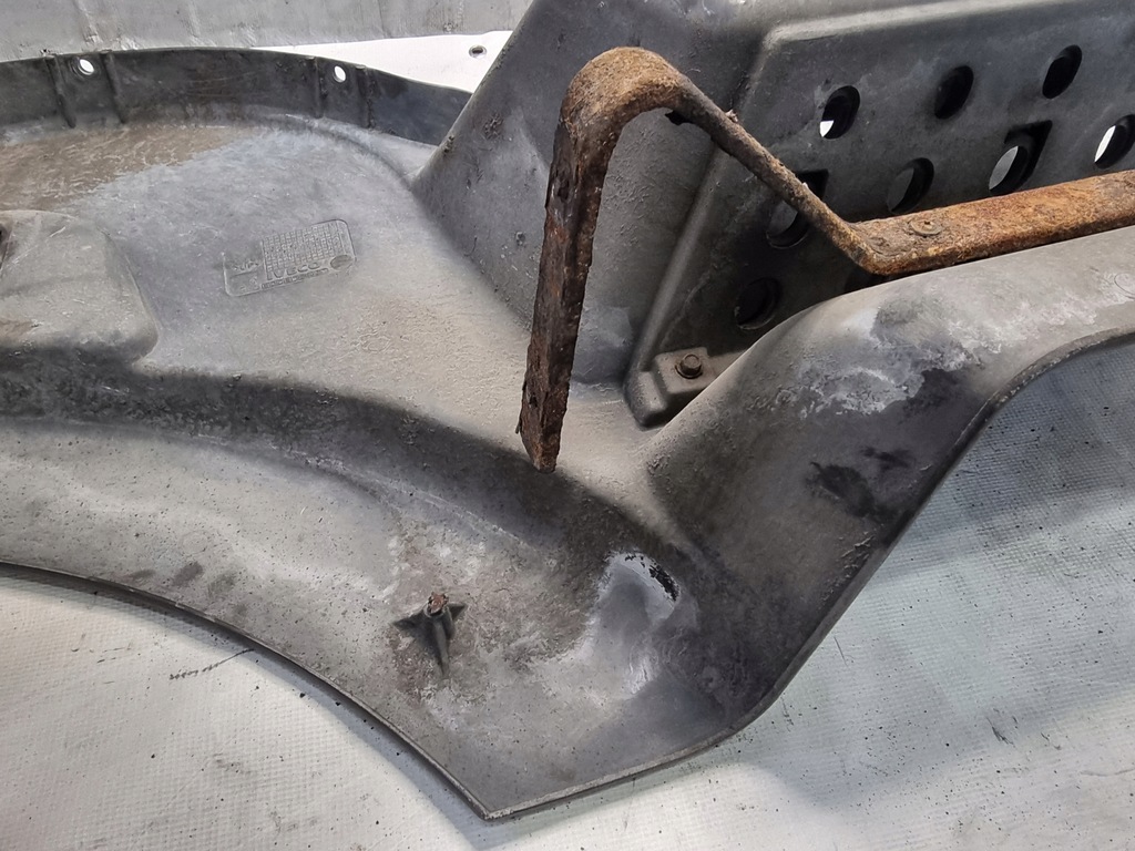 фото №13, Подножка подножка левая оригинальный номер 500375h67 iveco stralis 450 e5 07r