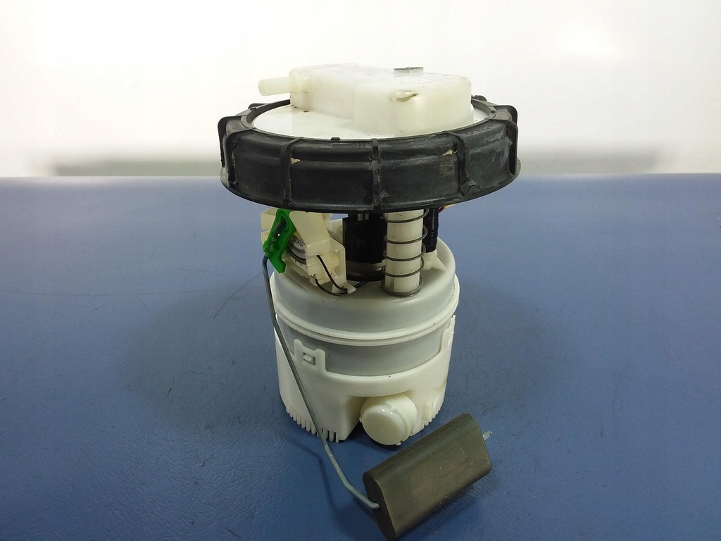 фото №1, Dacia sandero i 1.2b 75km насос топлива