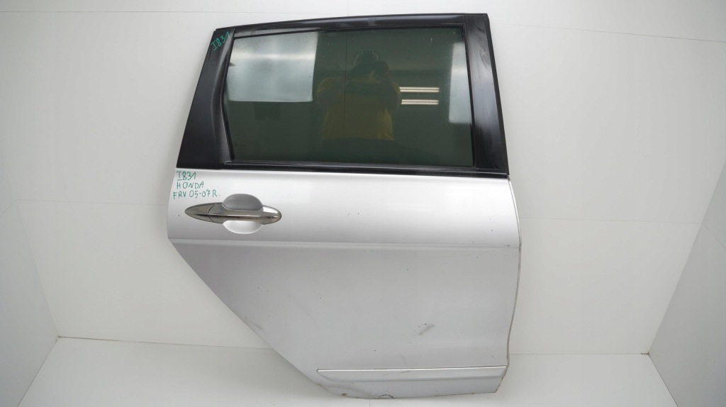 Купить Дверь правый задняя honda frv 05-07r nh700m