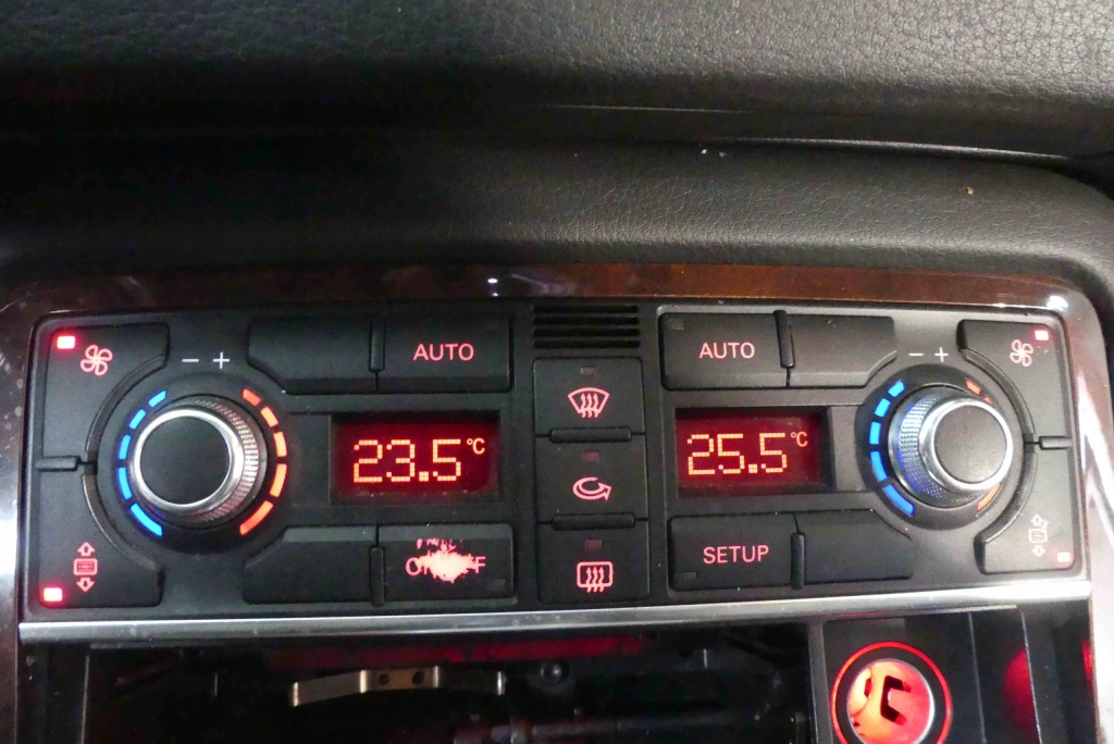 фото №1, Панель обдув кондиціонера audi a8 d3 4e0820043