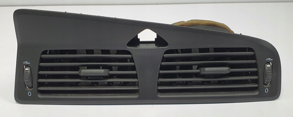 фото №1, Решётка обдув средняя volvo v70 ii 3409374