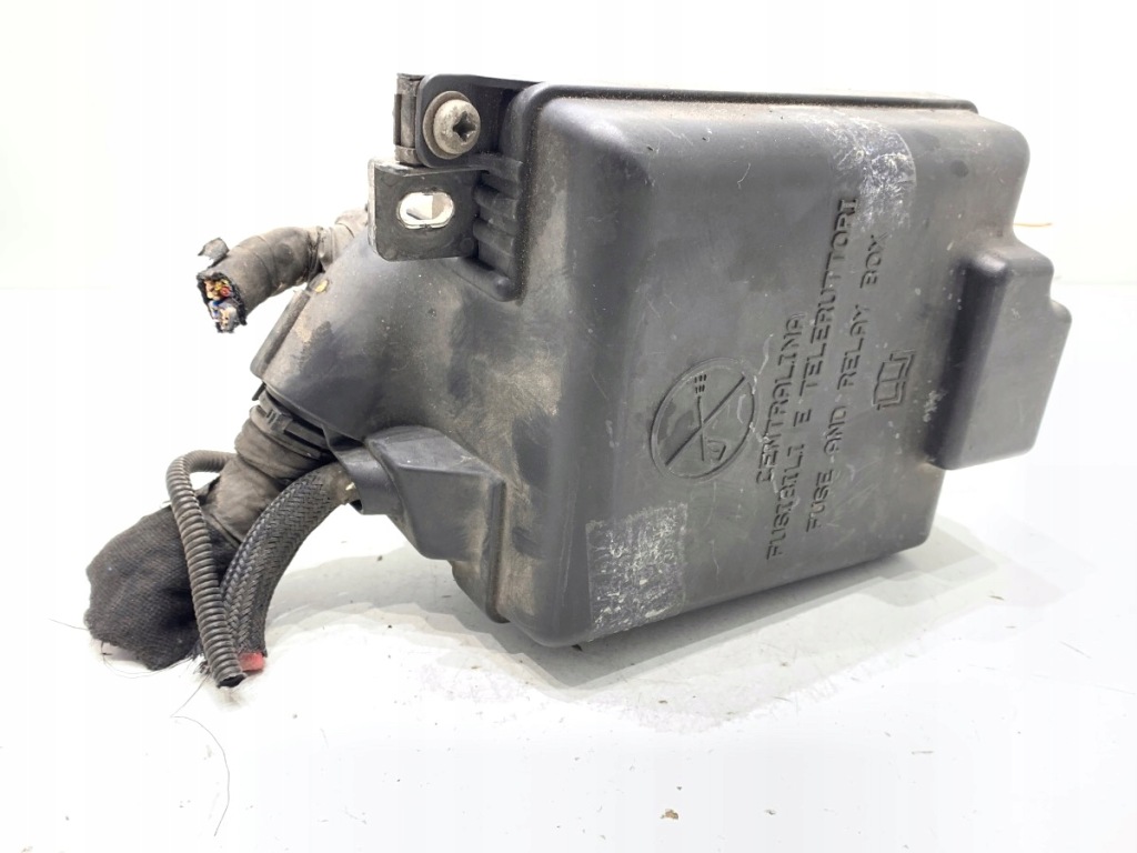 фото №1, Коробка предохранителей fiat doblo ii 51839437 другой 1.4 95km модуль