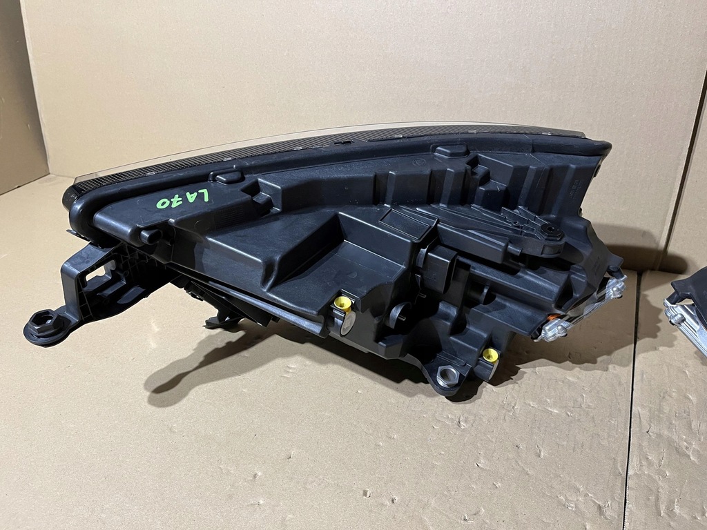 фото №9, Skoda kamiq комплект лампа перед левая правая full led