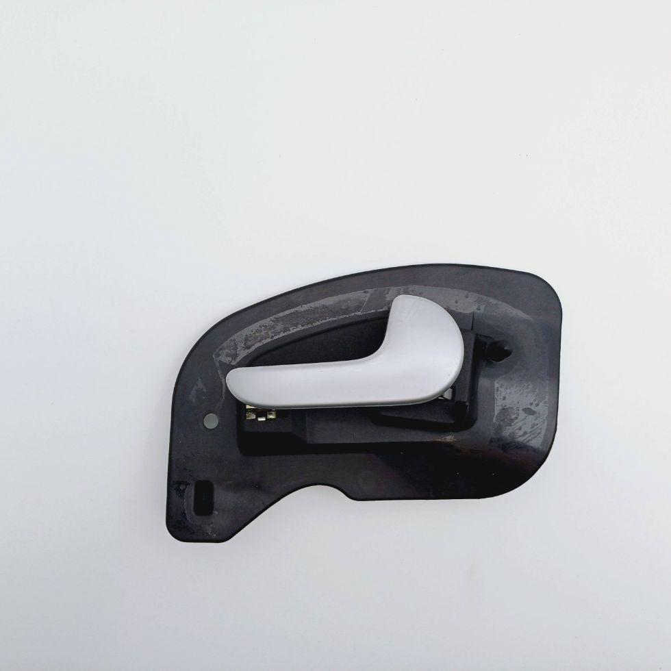 Купить Ручка внутренняя правый  передок  opel corsa c 3d hb 13110957 nr341