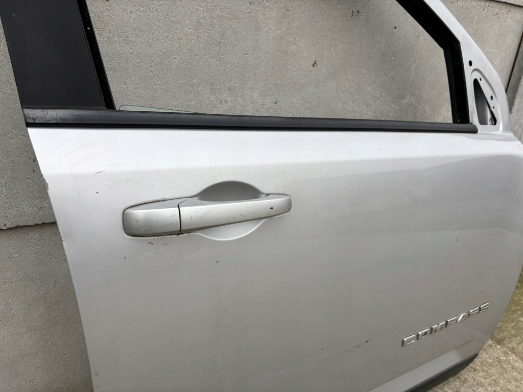 Дверь jeep compass i рестайлинг  2011-2016 передние правое перед правый полный с Разборки