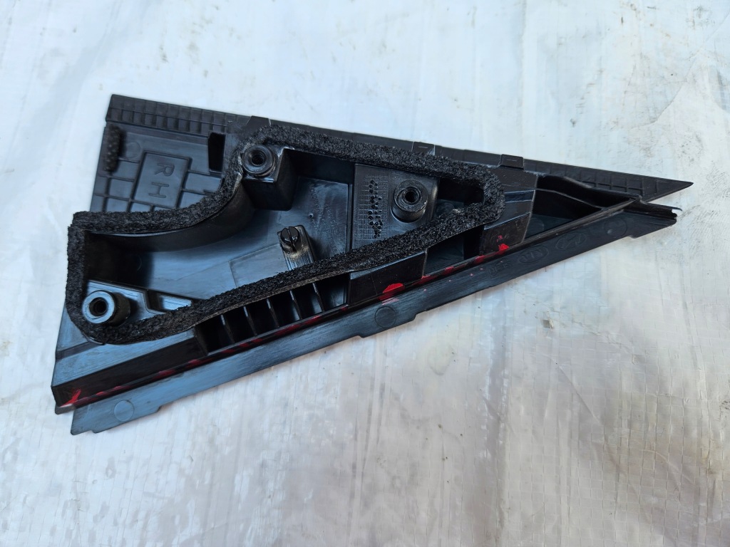 фото №1, Треугольник дверь заглушка правый задняя hyundai i30 iii 17-24 hb