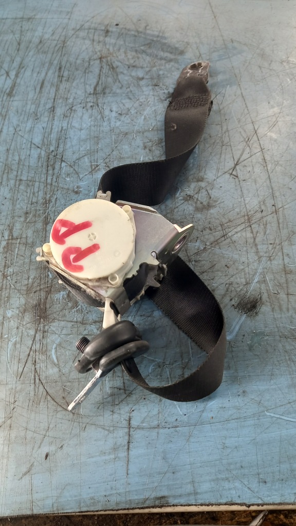 Купить Ремень bezp. правый  перед ford focus 1.6tdci mk2 06r