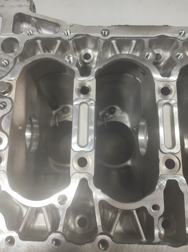 фото №7, Volvo v40 1.5 t3 - блок двигателя b4154t2