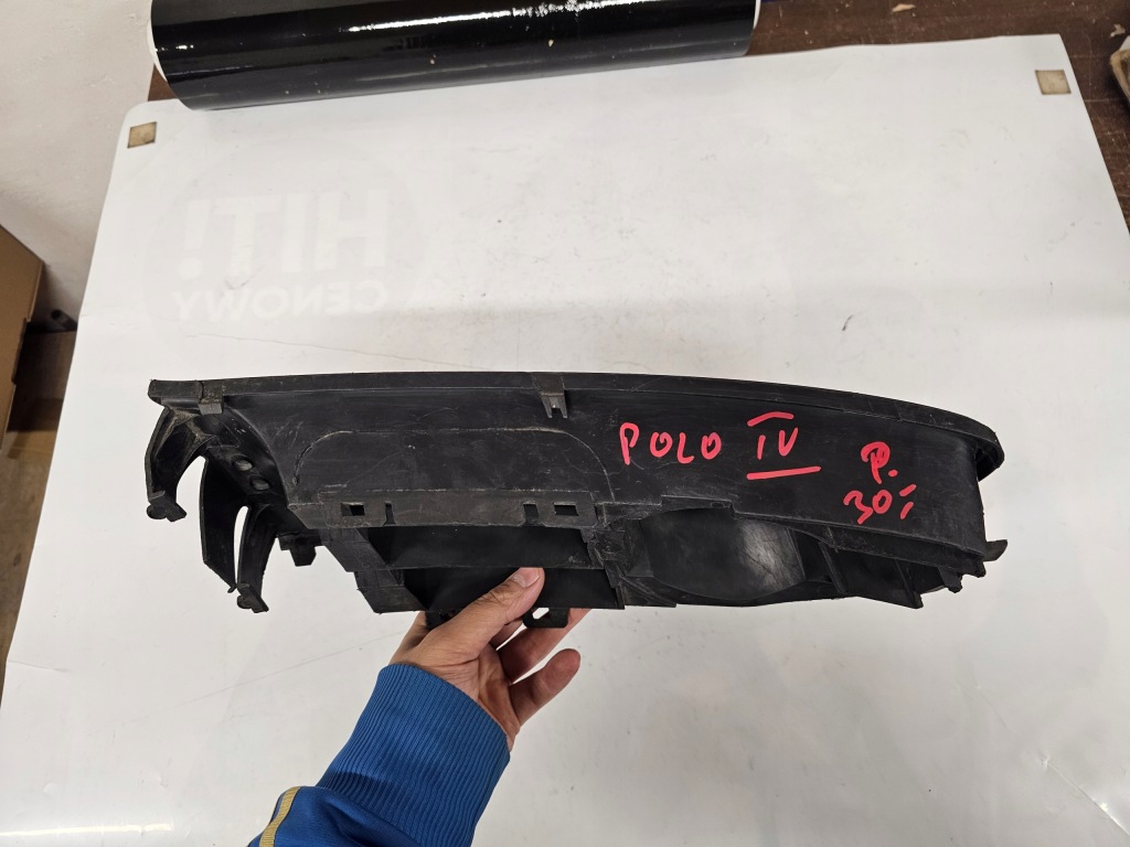 фото №12, Volkswagen polo iv решётка бампера правая перед 6q0853666c