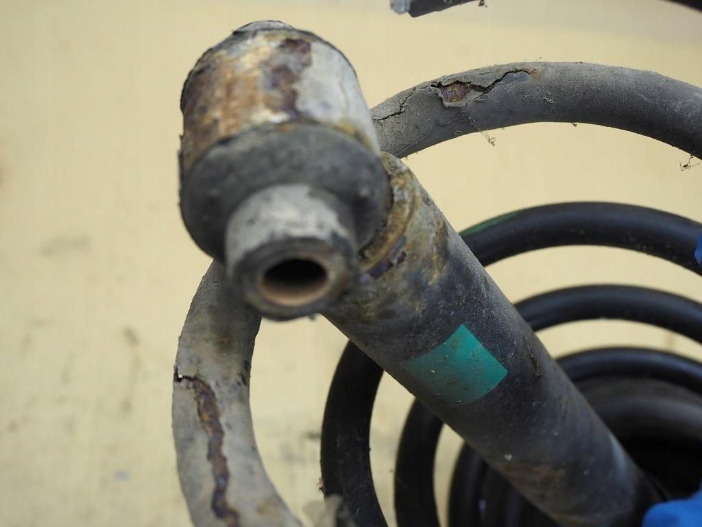 фото №15, Volvo v70 ii амортизатор пружина подушка правий задня