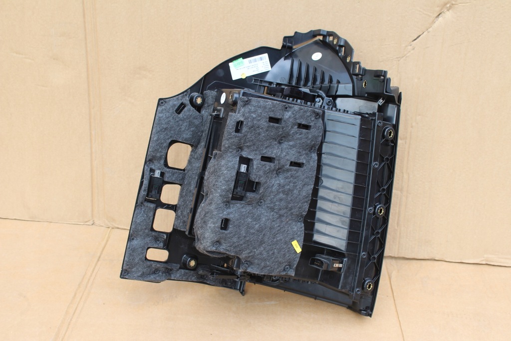 фото №3, Бардачок пассажира audi r8 4s