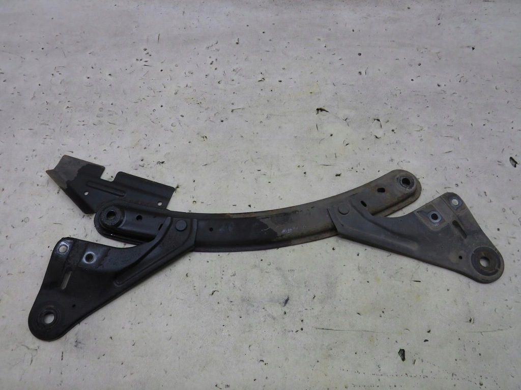 фото №1, Кронштейн подрамник volvo v40 ii 2.0 d4