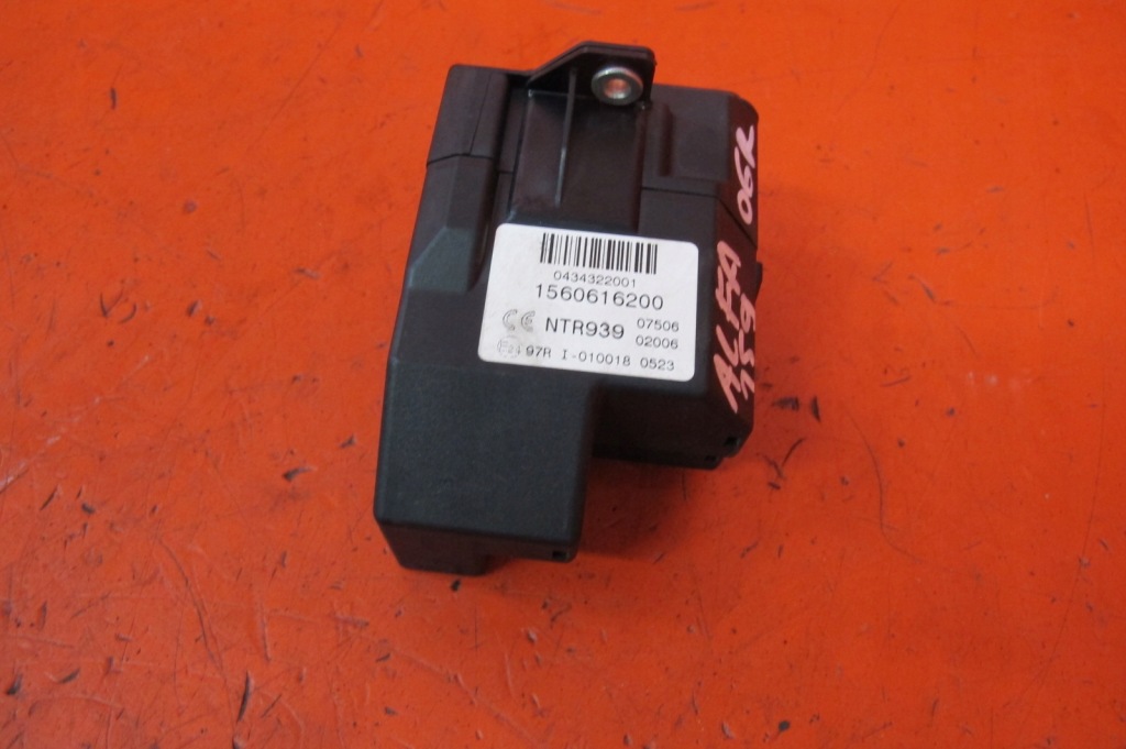 фото №3, Alfa romeo 159 замок запалювання ключ pilot вкладка двері ліва перед комплект