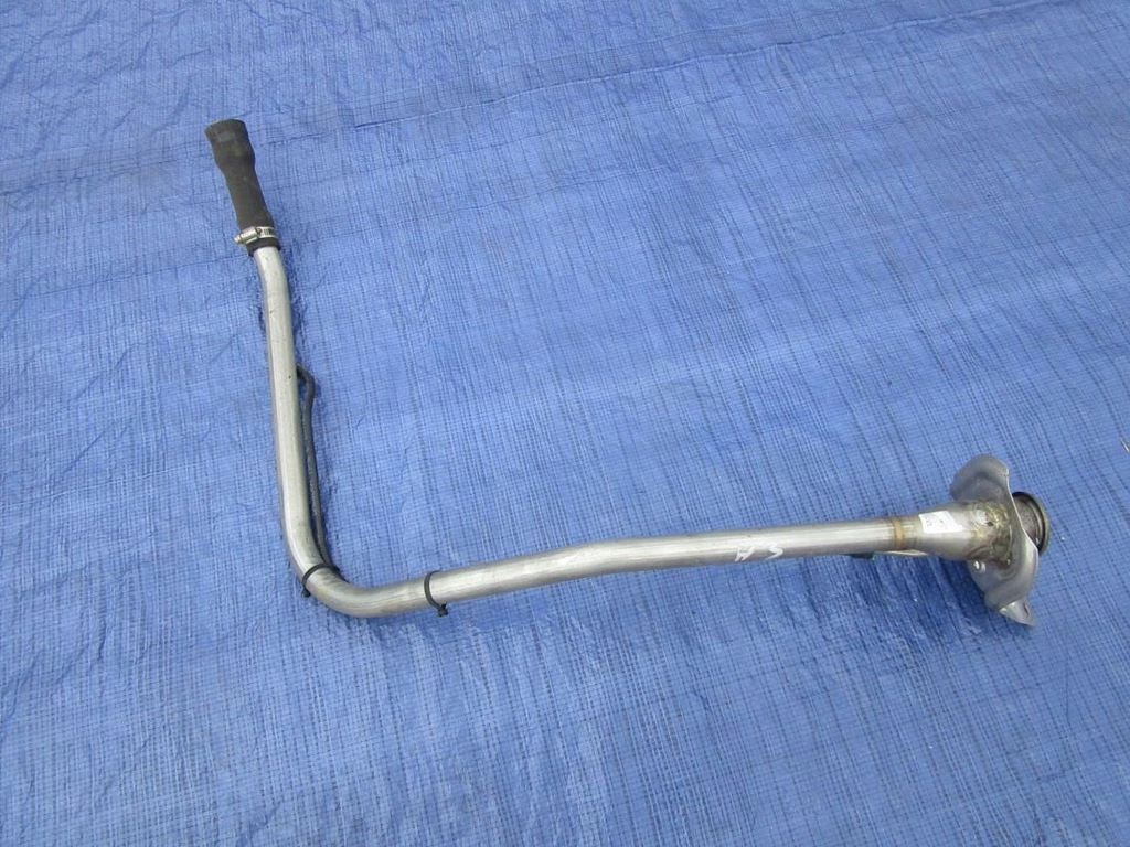 фото №4, Hummer h3 3.7i 2008 труба заливная горловина топлива