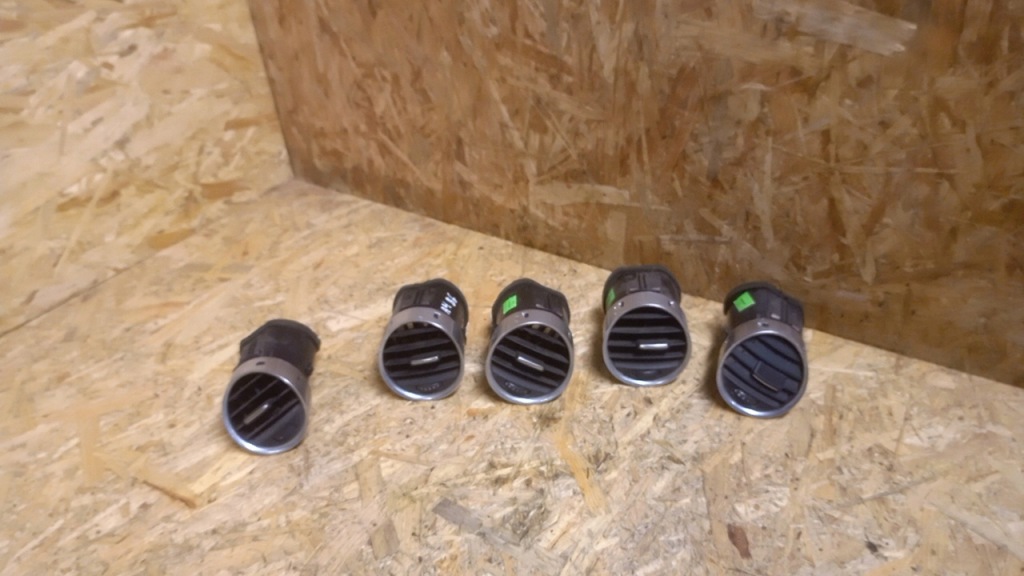 фото №4, Audi a4 b6 2.5 v6 tdi cabrio решётка обдув