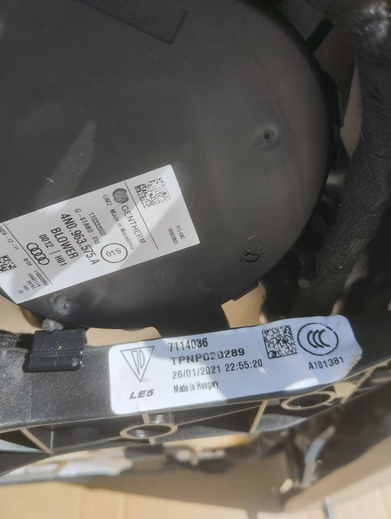 фото №6, Porsche taycan сиденье передний левый оригинал eu