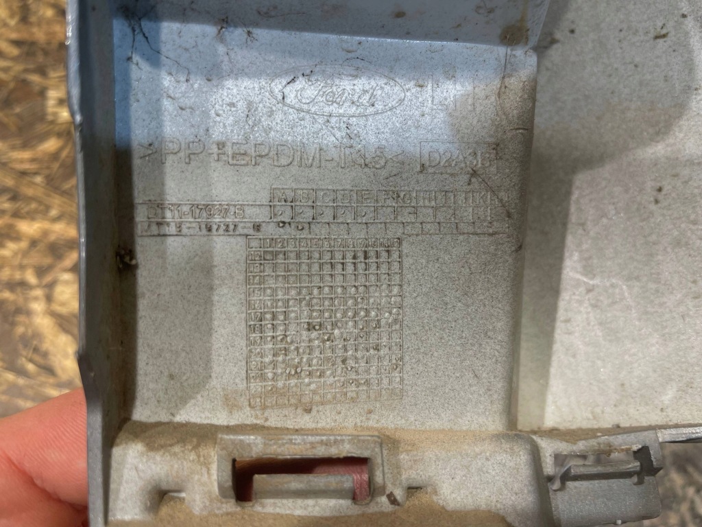 фото №12, Ford transit tourneo connect mk2 ii 12-22 кутик лівий бампер задня задній