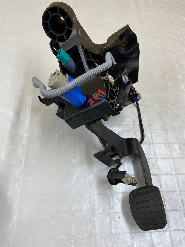 фото №1, Renault trafic iii педаль зчеплення 14017095