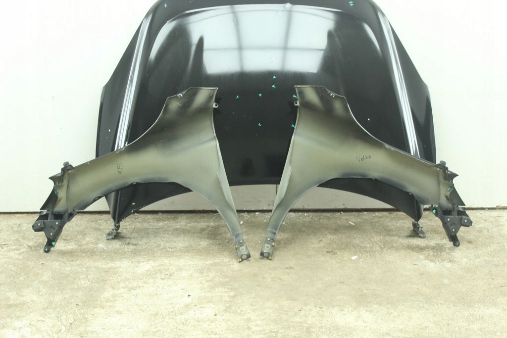Volvo xc60 рестайлинг  капот бампер фара усилитель балка крыло  r-desing 13r+ с Разборки