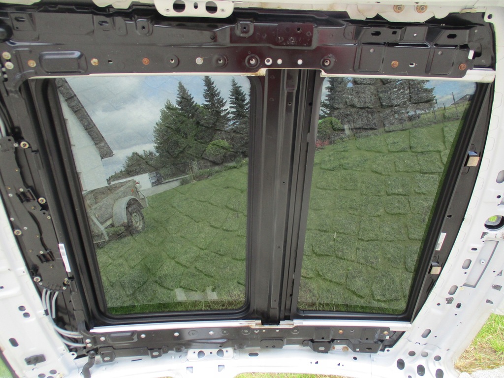 фото №9, Mecedes w204 sedan дах панорама