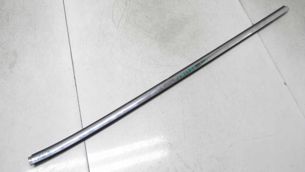 фото №1, Nissan pulsar молдинг уплотнитель левая перед 12-17