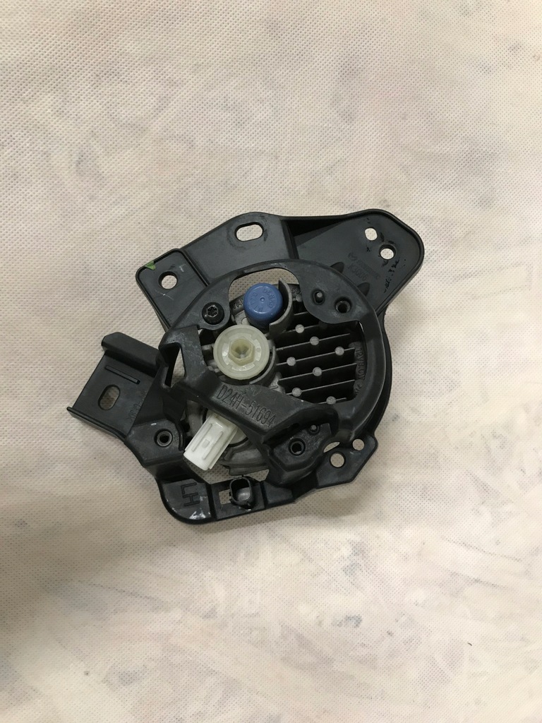 фото №3, Mazda cx3 cx-3 противотуманная фара led левый с рамка