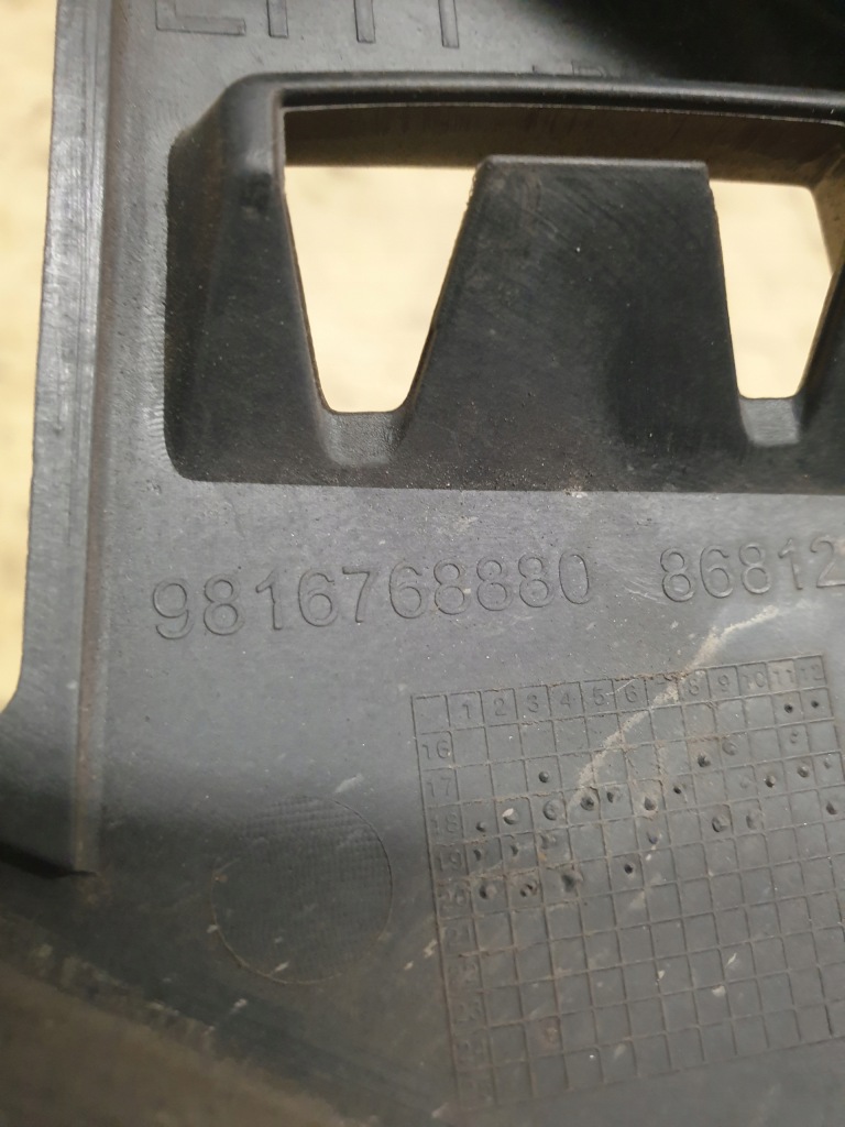 Citroen berlingo 4 iv напрямна лівий бампера перед 9816768880 Оригінал