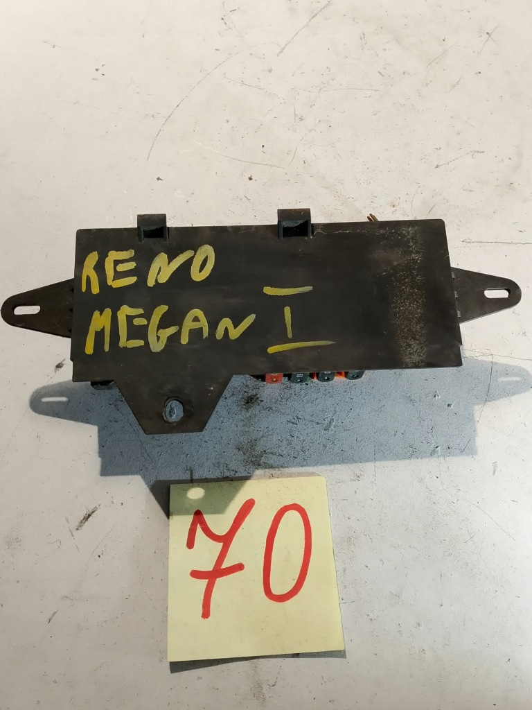 Купить Renault megane 1 7700411943 коробка предохранителей