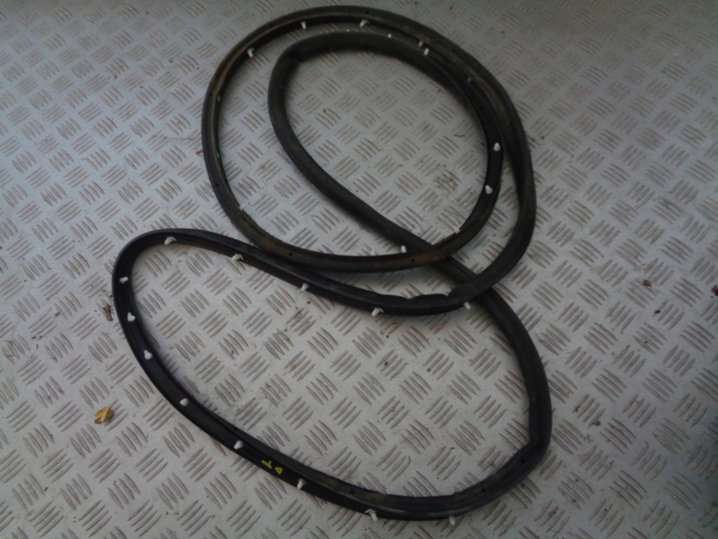 Купить Renault megane v e-tech 2022 прокладка дверь правый  задний задняя