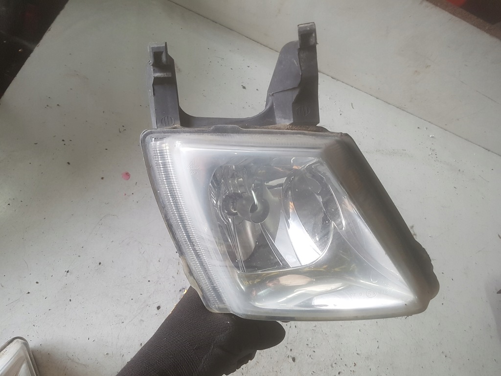 фото №1, Peugeot 407 04r- противотуманная фара правый