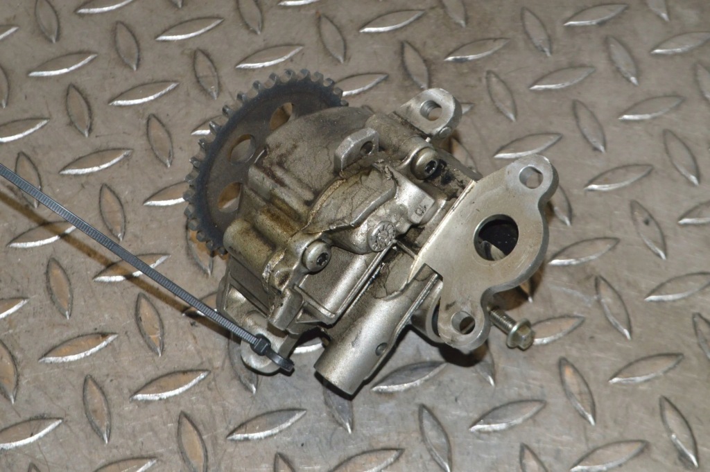 фото №3, Ford transit 2010 насос масляная